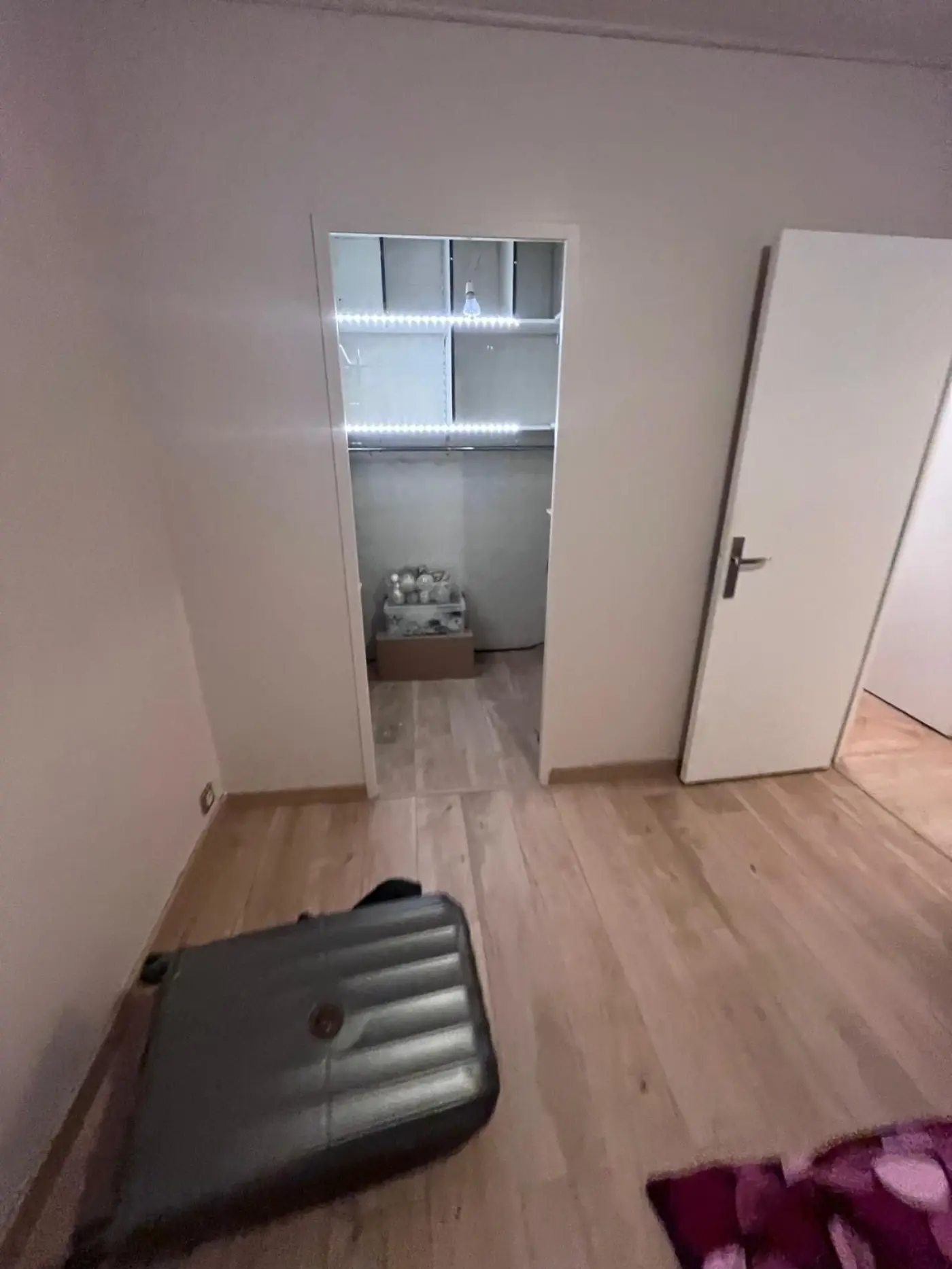 Projet de conception d’une suite parentale avec salle de bain ouverte à vitrolles (13) — visuel 8