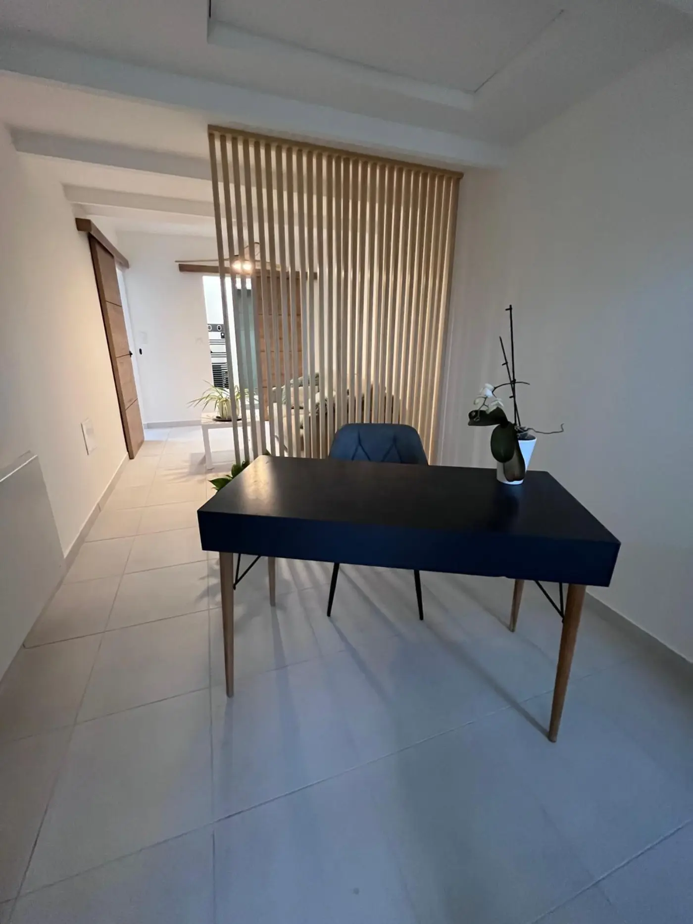 Projet de conception d’une chambre, d’un espace bureau et d’une salle d’eau à Saint Mitre Les remparts (13) — visuel 16
