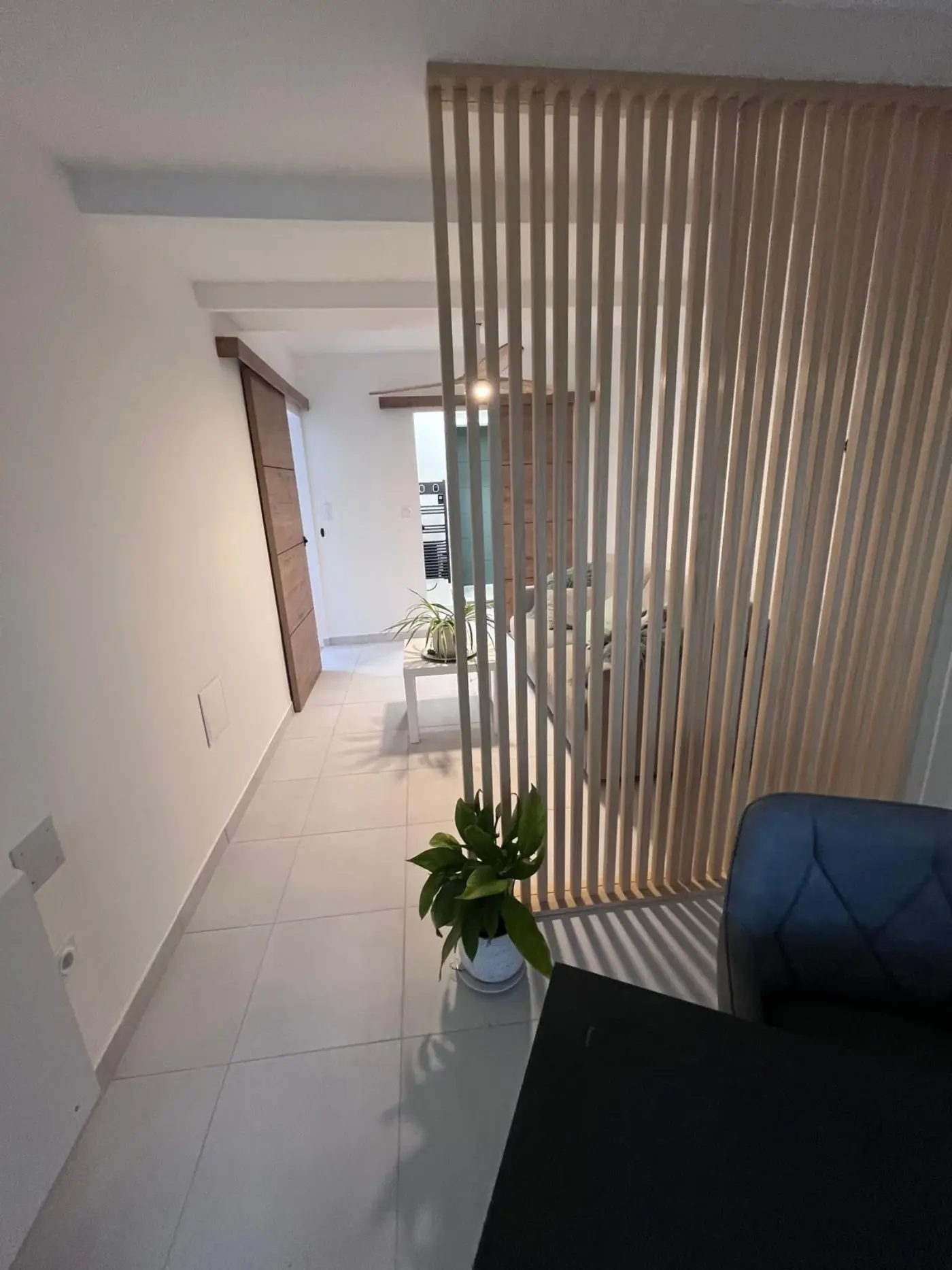 Projet de conception d’une chambre, d’un espace bureau et d’une salle d’eau à Saint Mitre Les remparts (13) — visuel 17