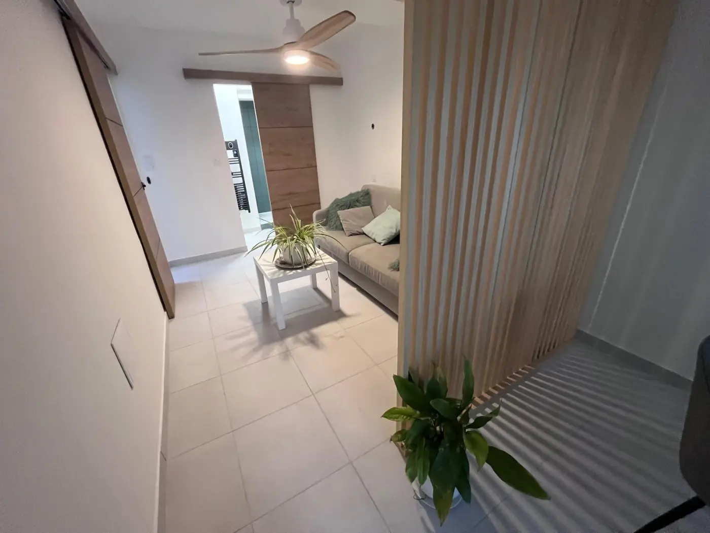 Projet de conception d’une chambre, d’un espace bureau et d’une salle d’eau à Saint Mitre Les remparts (13) — visuel 12