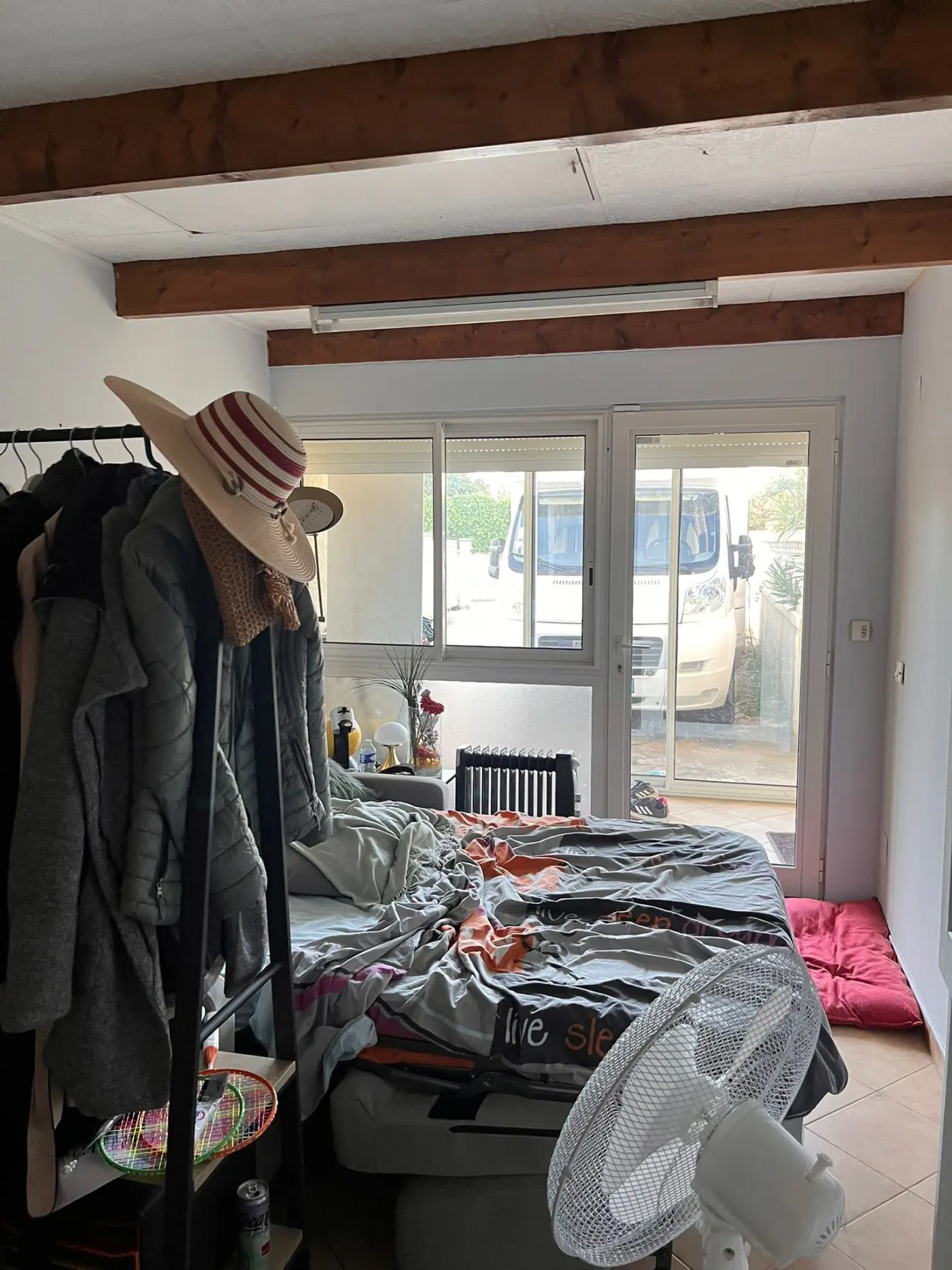 Projet de conception d’une chambre, d’un espace bureau et d’une salle d’eau à Saint Mitre Les remparts (13) — visuel 3