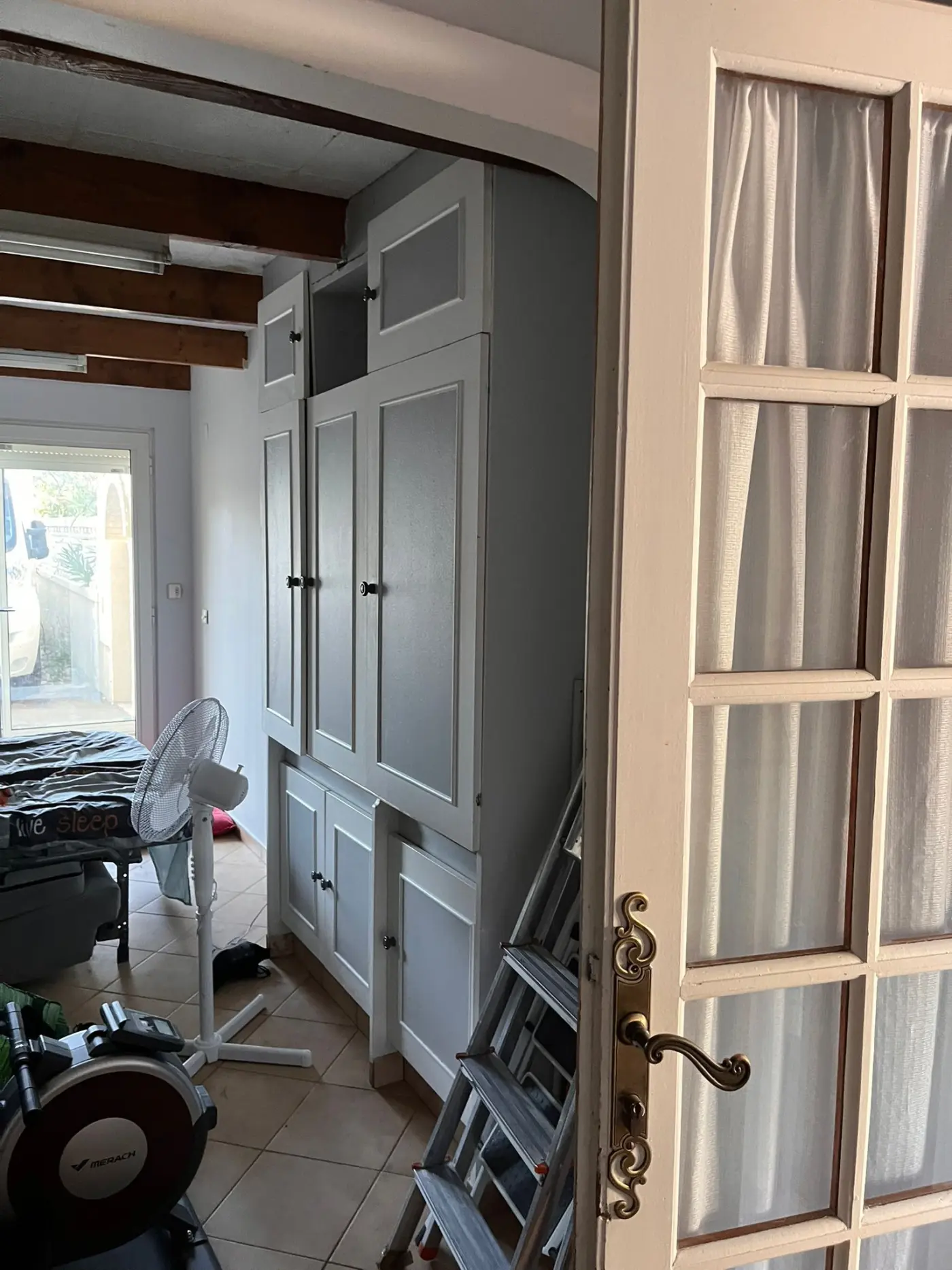 Projet de conception d’une chambre, d’un espace bureau et d’une salle d’eau à Saint Mitre Les remparts (13) — visuel 4